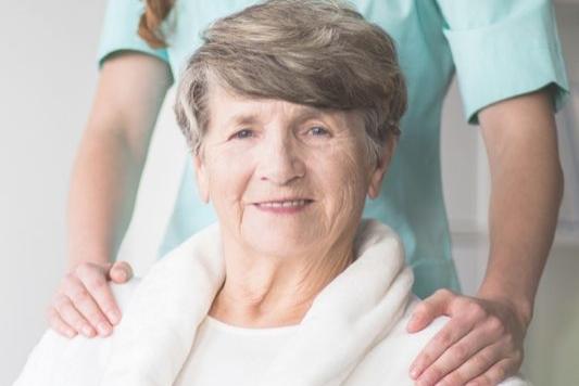 Geriatrische Handtherapie – spezialisierte Weiterbildung für die Behandlung älterer Menschen in Ergo- und Physiotherapie